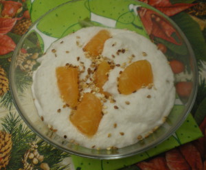 Kokospudding mit Mandarine und Sesam